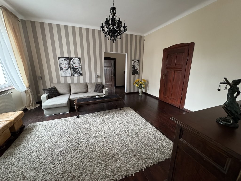 Mieszkanie trzypokojowe na sprzedaż Kudowa-Zdrój, Zdrojowa  87m2 Foto 1