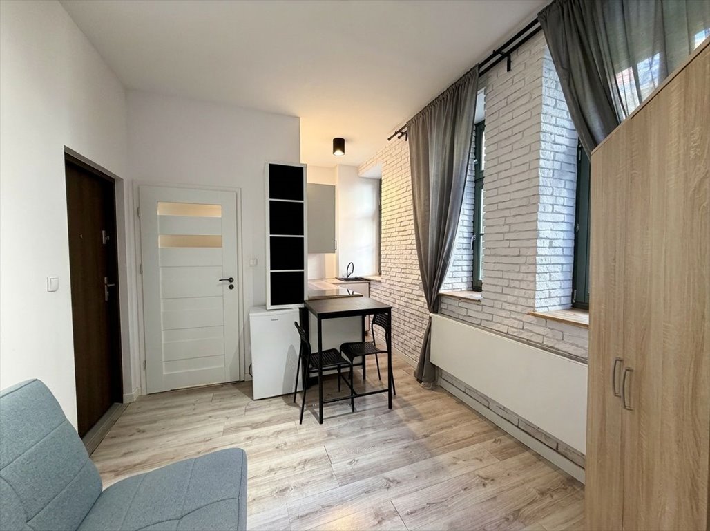 Na wynajem przestronna kawalerka 20 m² z pełnym wyposażeniem Poznań, Łazarz, Antoniego Małeckiego  21m2 Foto 1