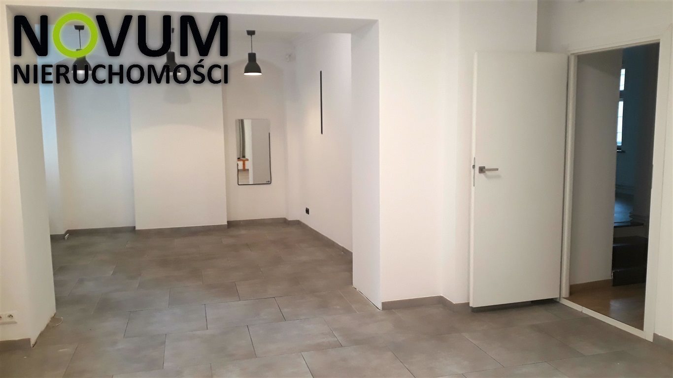 Lokal użytkowy na wynajem Tarnowskie Góry, Śródmieście 56m2 Foto 1 Lokal użytkowy na wynajem Tarnowskie Góry, Śródmieście 56m2 Foto 1