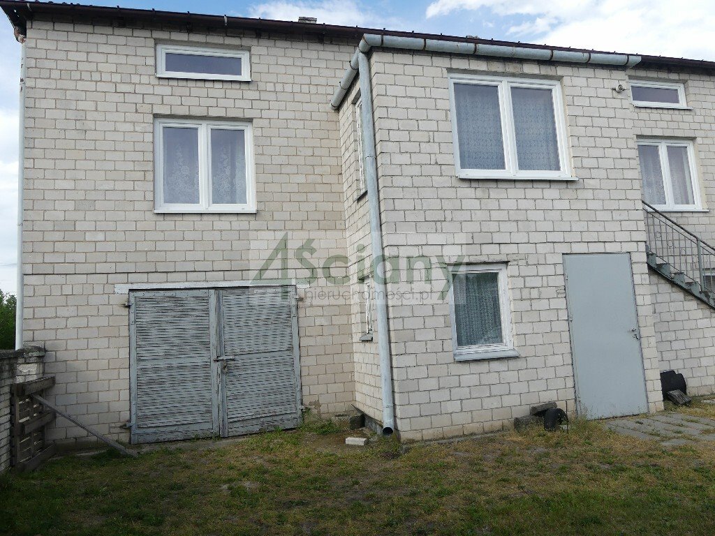 Siedlisko z domem 200 m2, 4 budynkami, garaż do remontu Gawartowa Wola  200m2 Foto 1