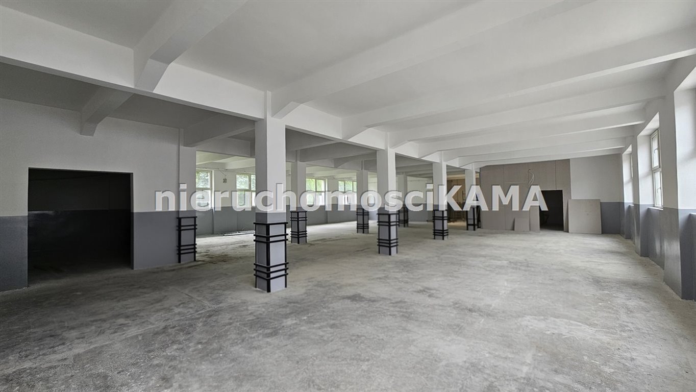 Wynajmę halę magazynową 429 m² z biurem i placem Bielsko-Biała  429m2 Foto 1