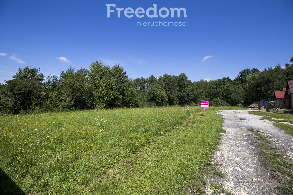 Działka budowlana na sprzedaż Chmielnik  1 672m2 Foto 1