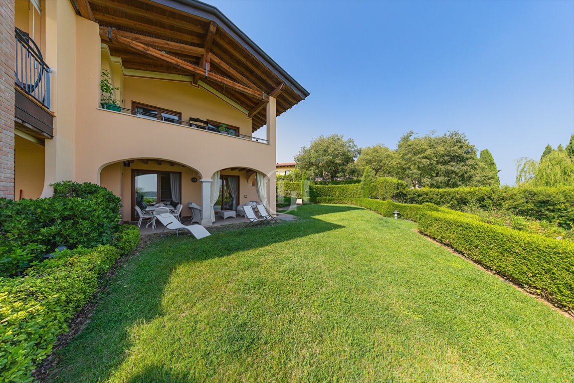 Na sprzedaż komfortowe mieszkanie 97 m² z widokiem na jezioro Włochy, Padenghe sul Garda  97m2 Foto 1