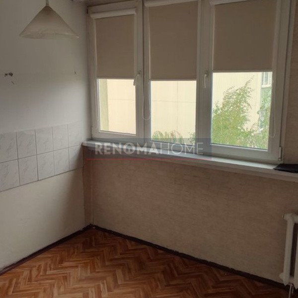 Dwupokojowe mieszkanie z balkonem w Żarowie – gotowe do remontu Żarów  43m2 Foto 1