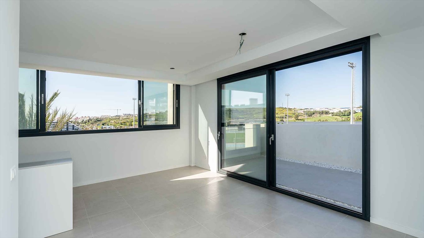 Sprzedam nowoczesne mieszkanie 80 m² w Estepona z tarasem 20 m² Hiszpania, Estepona, Estepona Town  80m2 Foto 1