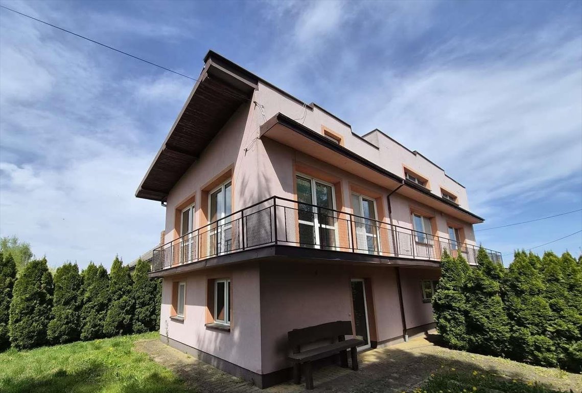 Dom z potencjałem pod działalność (220 m², 4 pokoje) w Fałkowicach Fałkowice  110m2 Foto 1