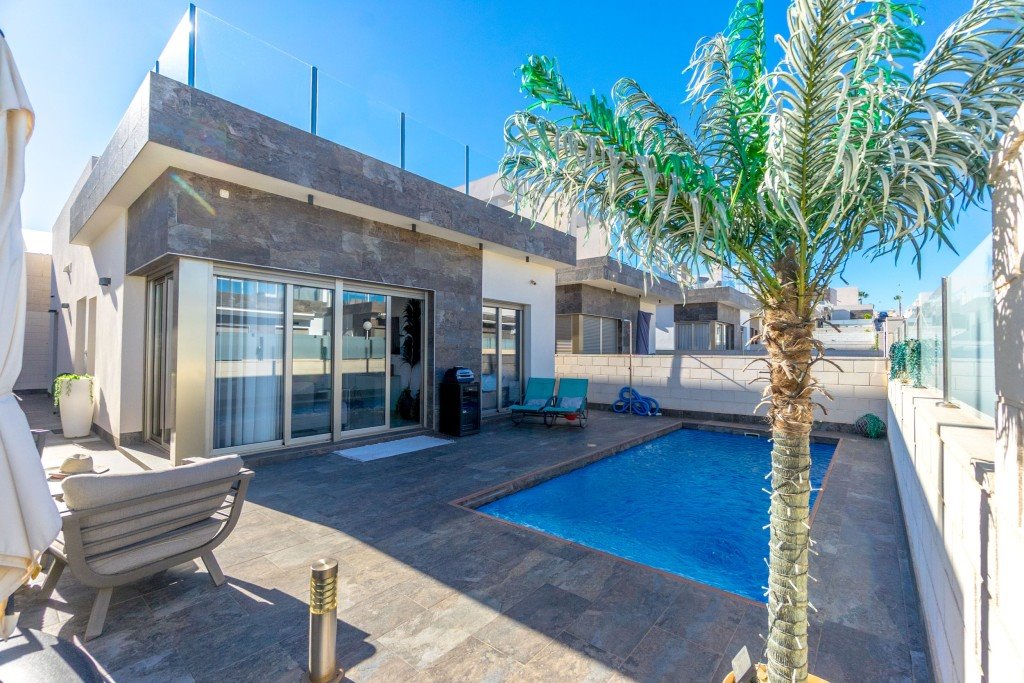 Dom na sprzedaż Hiszpania, Villamartín, Villamartín  110m2 Foto 1