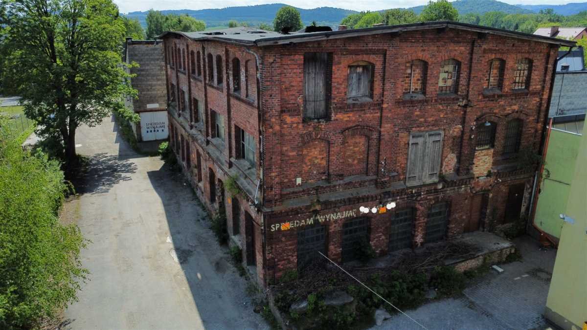 Budynek 950 m2 do remontu z potencjałem - polecam! Bielawa  950m2 Foto 1