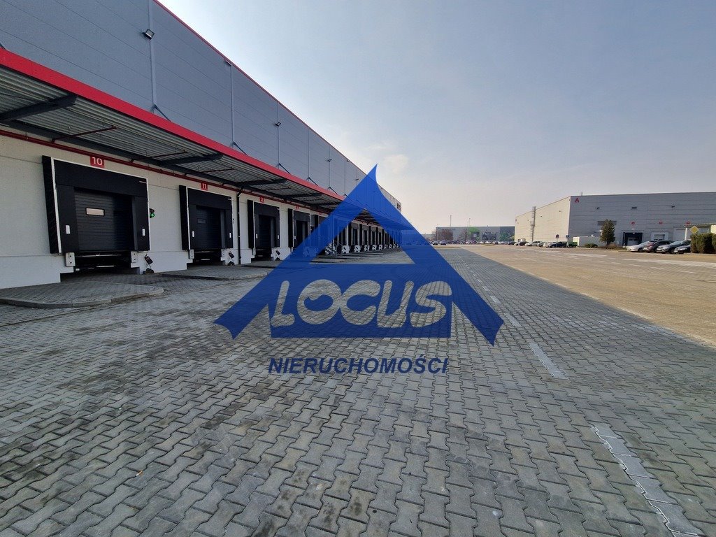 Magazyn 1790 m² z biurem w nowoczesnym parku biznesowym: Warszawa Białołęka