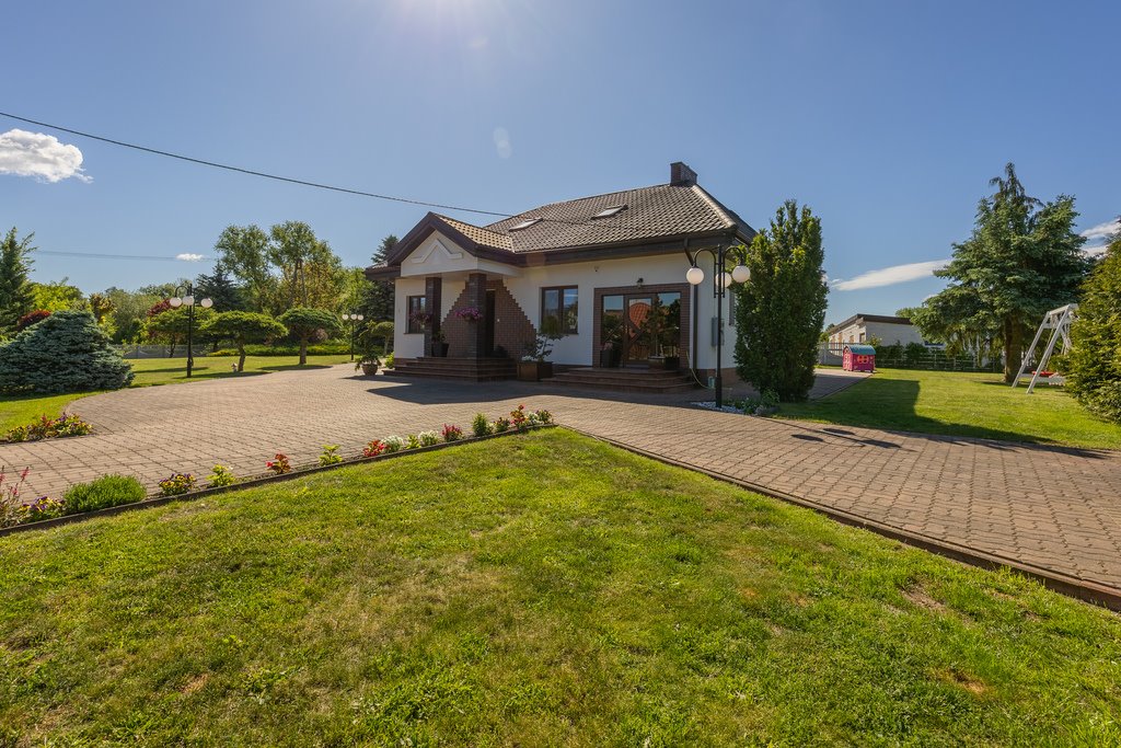 Przestronny dom 130m² z ogrodem, blisko natury - polecam! Nowe Miasto  260m2 Foto 1
