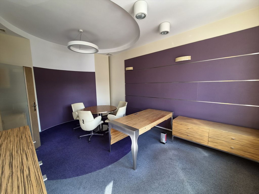 Na wynajem przestronny lokal 69 m² z klimatyzacją w Mysłowicach Mysłowice, Śródmieście, Mikołowska 12a  200m2 Foto 1