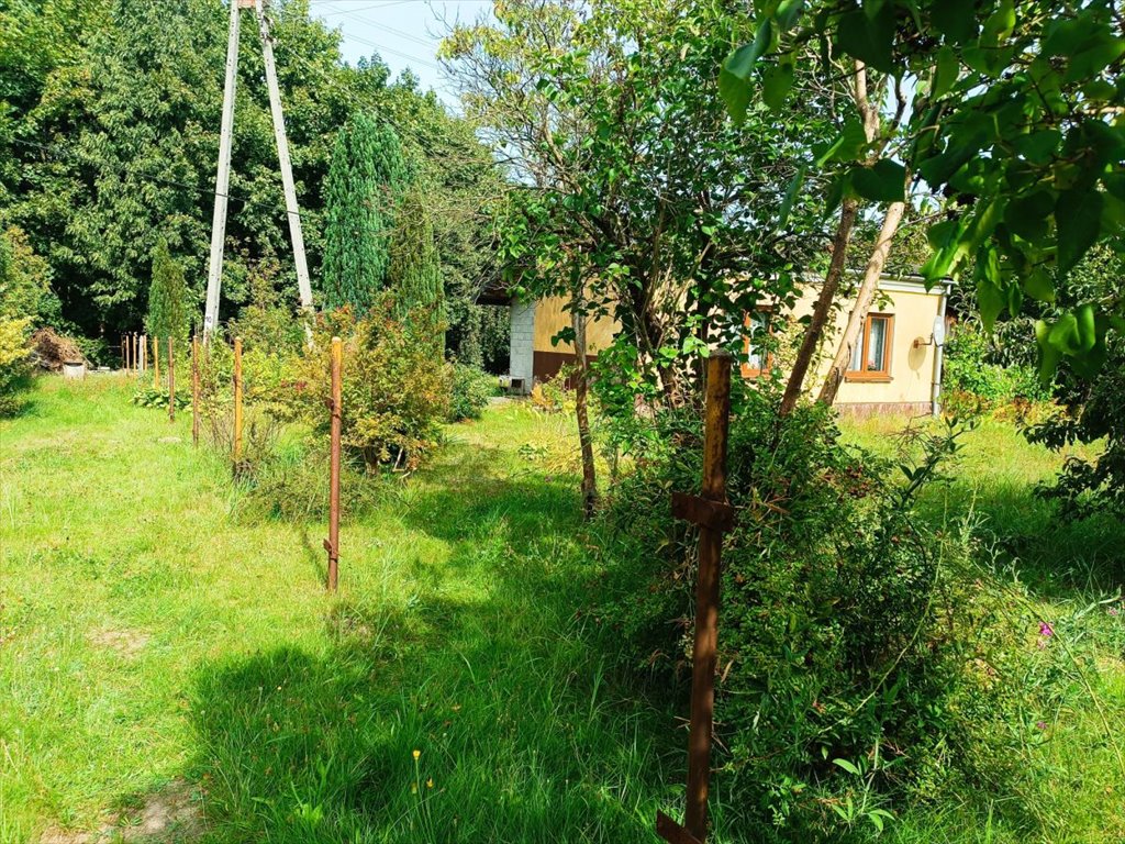 Urokliwy dom 80 m2 z ogrodem w centrum Białaczowa Białaczów, Szkolna  80m2 Foto 1