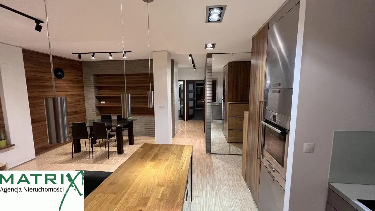 Przestronne 3-pokojowe mieszkanie z balkonem, garażem i dobrą infrastrukturą Warszawa, Wilanów, Wilanów, Al.Wilanowska  75m2 Foto 1