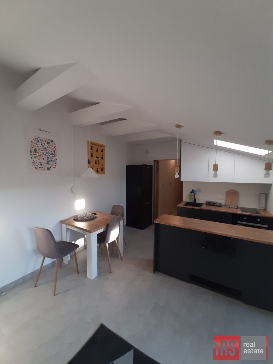 Na sprzedaż przestronne 42 m² po remoncie w Piastowie Piastów, Ignacego Jana Paderewskiego  42m2 Foto 1