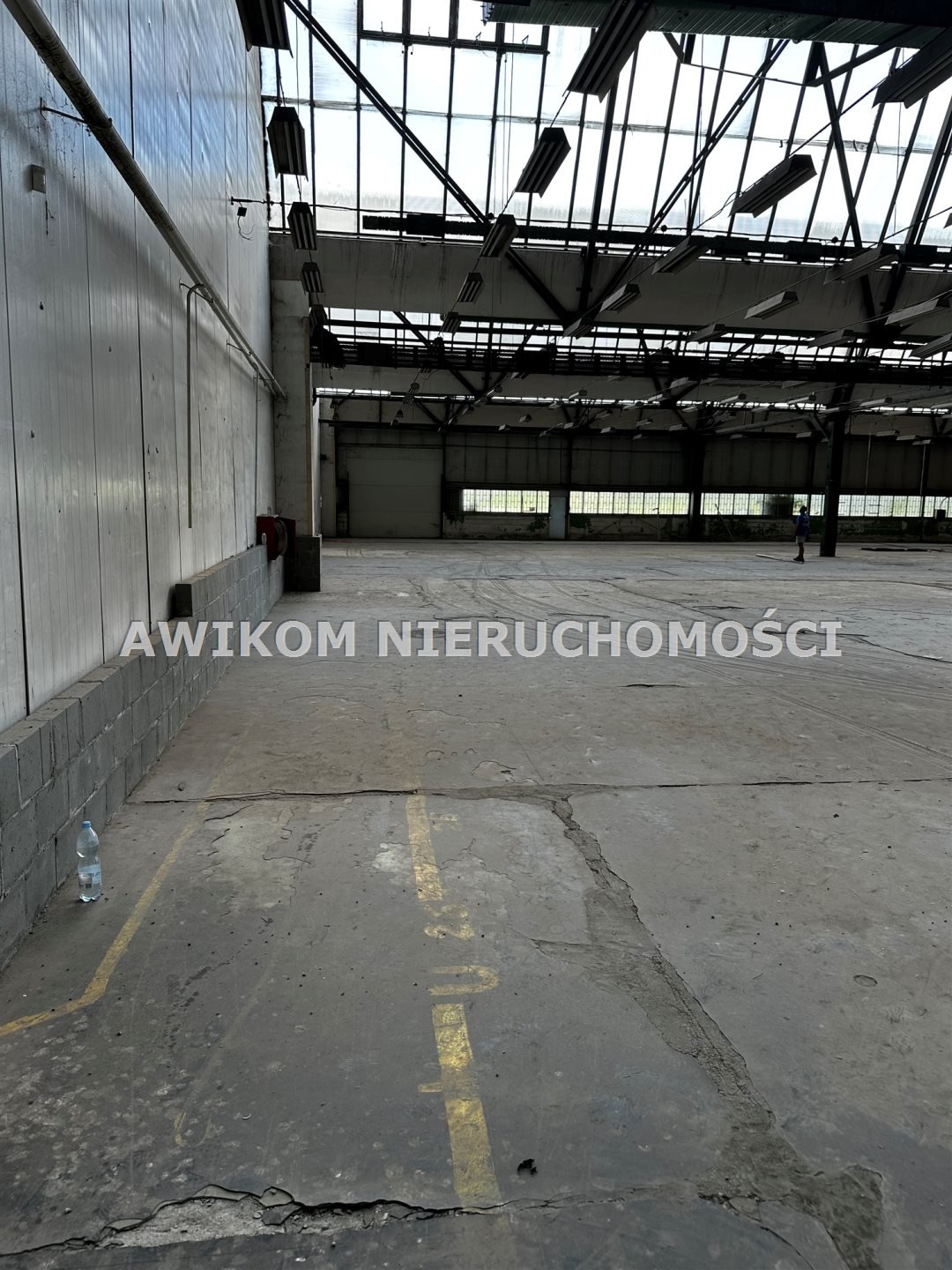 Magazyn na sprzedaż Błonie  1 300m2 Foto 1