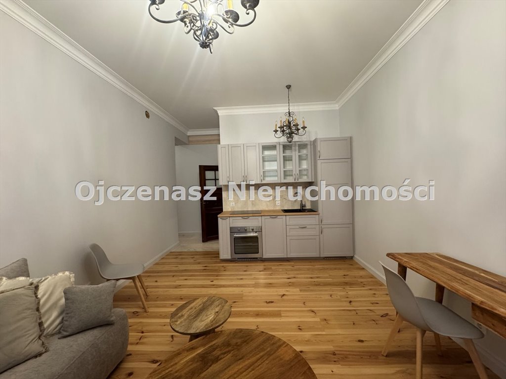 Mieszkanie dwupokojowe na wynajem Bydgoszcz, Centrum  43m2 Foto 1