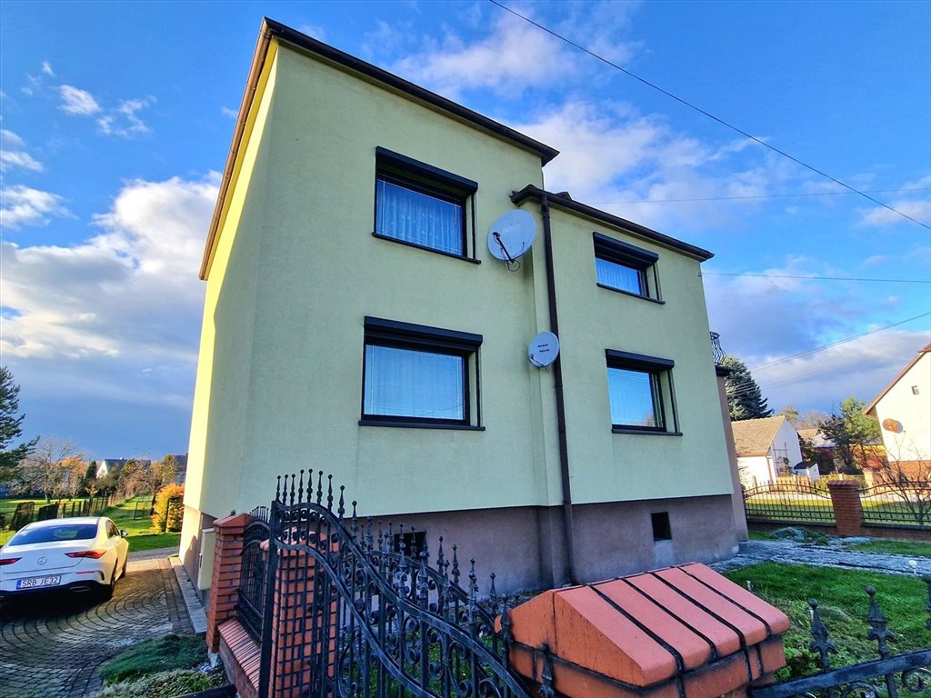 Dom dwurodzinny z garażem, 220 m2, ogród, pełna cegła Łaziska  220m2 Foto 1