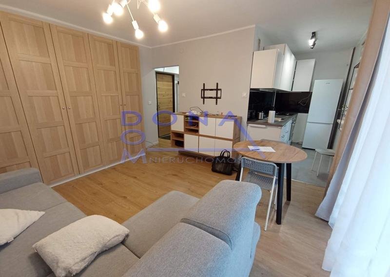 Polecam jasne 2-pokojowe mieszkanie 35,5 m² z balkonem w Łodzi Łódź, Chojny, K. I. Gałczyńskiego  36m2 Foto 1