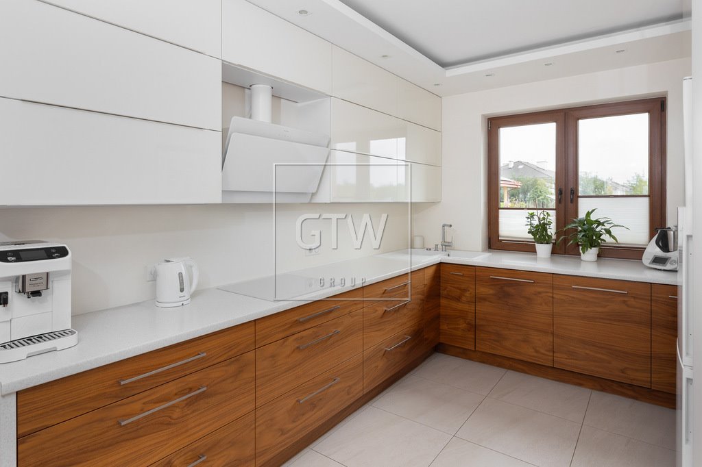 Przestronny dom 200 m2 z ogrodem, garażem i kominkiem Grójec  200m2 Foto 1
