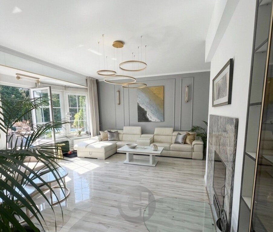 Przestronny dom z ogrodem, 8 pokoi, garaż, alarm, monitoring Chwalęcice  383m2 Foto 1