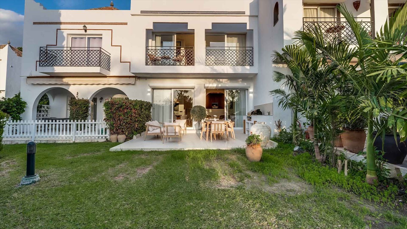 Sprzedam elegancki dom 240 m² w Marbella Nueva Andalucía Hiszpania, Nueva Andalucia - Los Potros, Nueva Andalucia - Los Potros  240m2 Foto 1