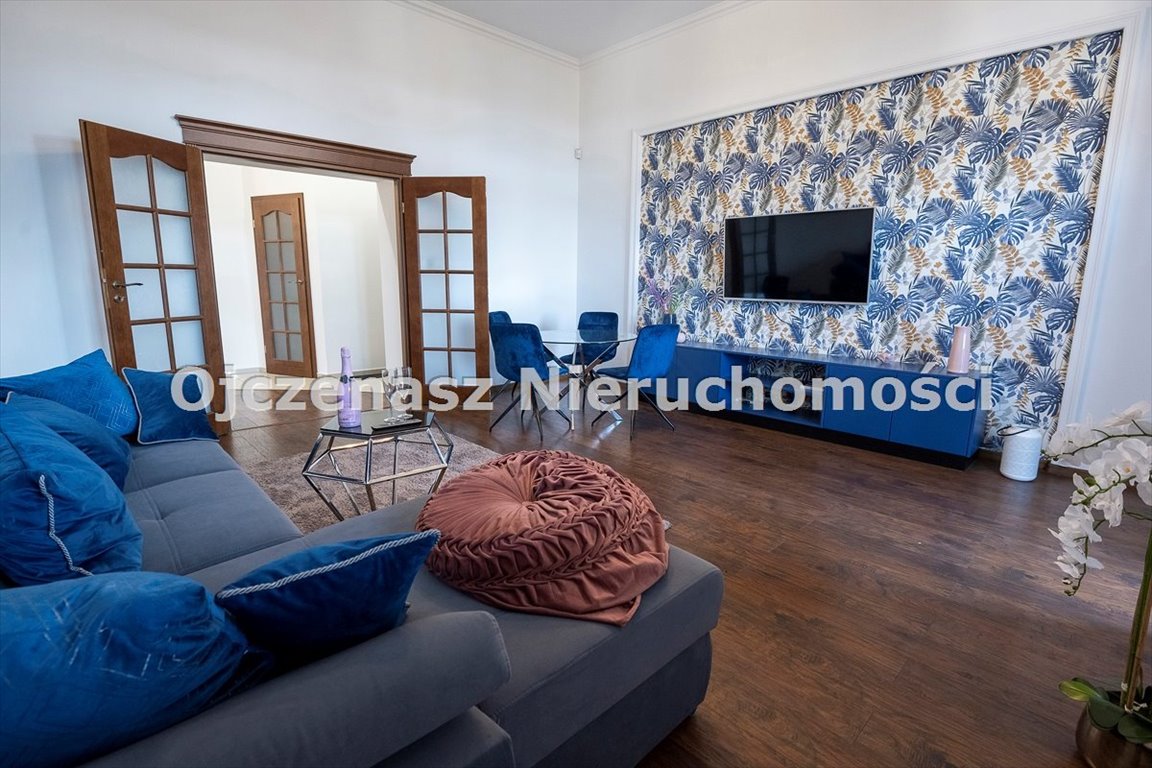 Zapraszam do wynajęcia eleganckiego 74 m² mieszkania w odrestaurowanej kamienicy z monitoringiem i ochroną 24h Bydgoszcz, Centrum  74m2 Foto 1