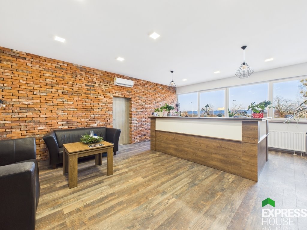 Magazyn inwestycyjny z halami i biurem 3,7 ha Częstochowa Częstochowa, Wrzosowiak, Jagiellońska  3 682m2 Foto 1