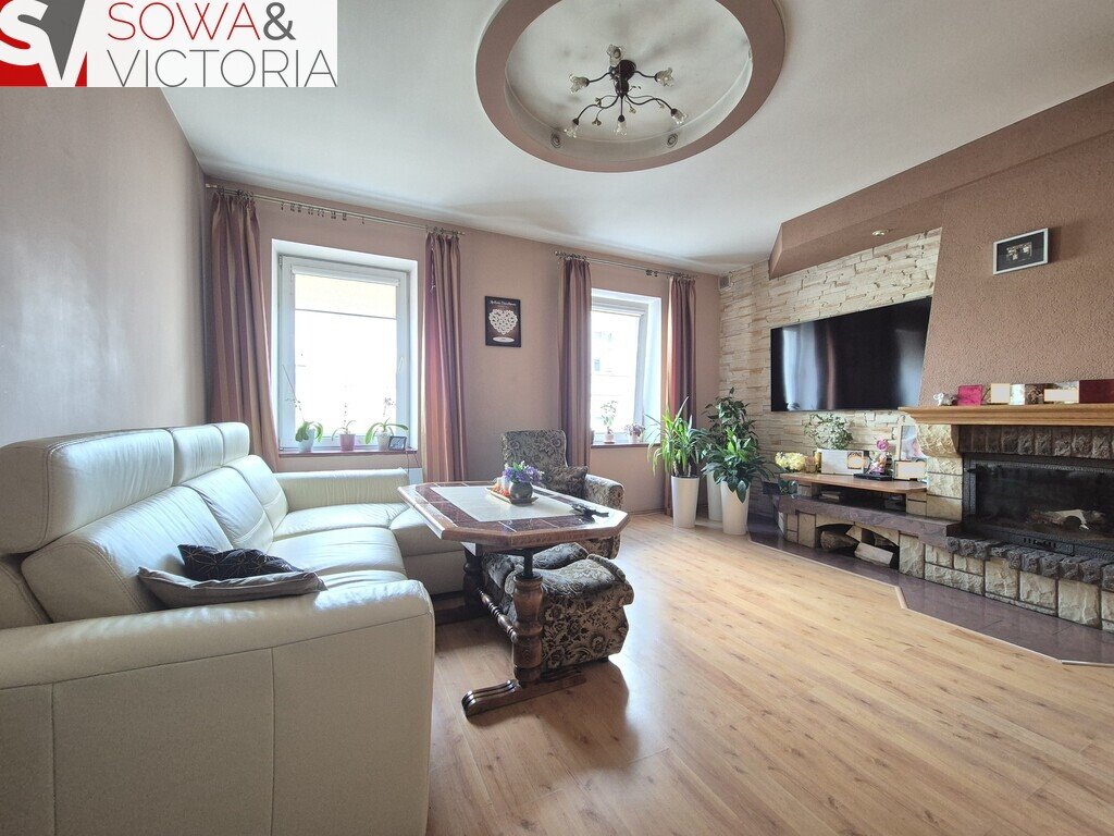 Mieszkanie czteropokojowe  na sprzedaż Jaworzyna Śląska  80m2 Foto 1