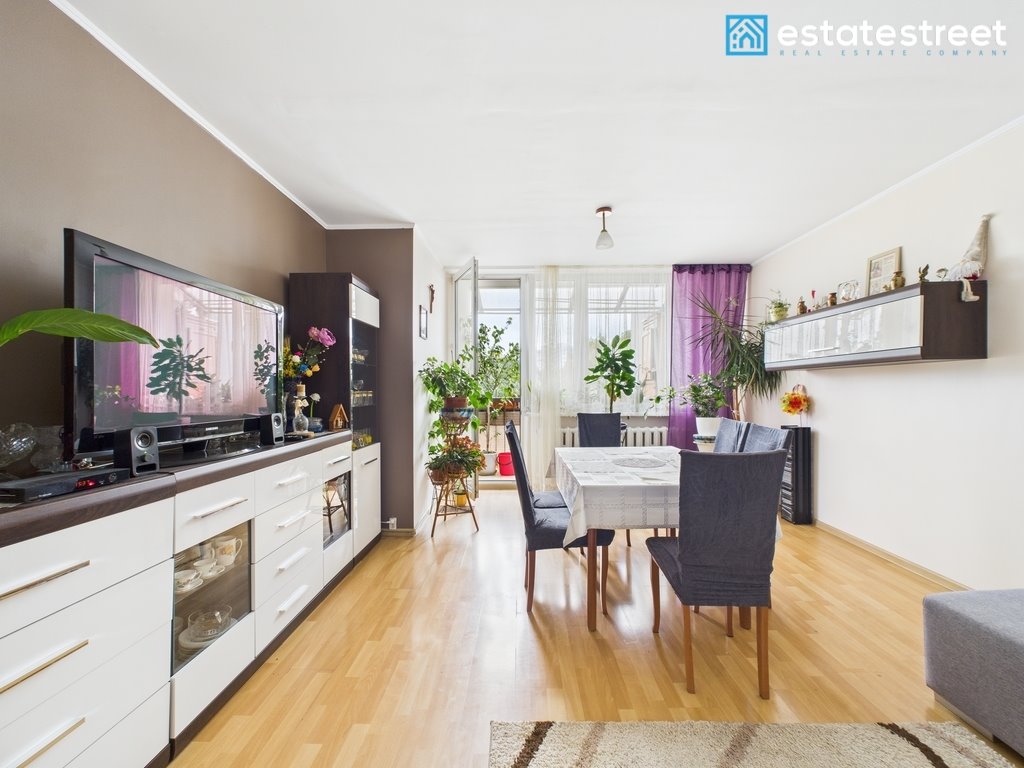 Mieszkanie czteropokojowe  na sprzedaż Bielsko-Biała, Kamienica, Pięciu Stawów  77m2 Foto 1