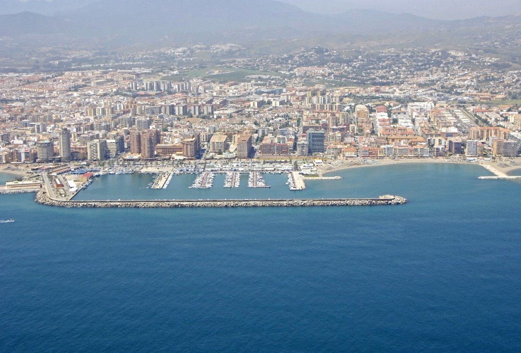 Mieszkanie dwupokojowe na sprzedaż Hiszpania, Fuengirola Centro, Fuengirola Centro  120m2 Foto 1