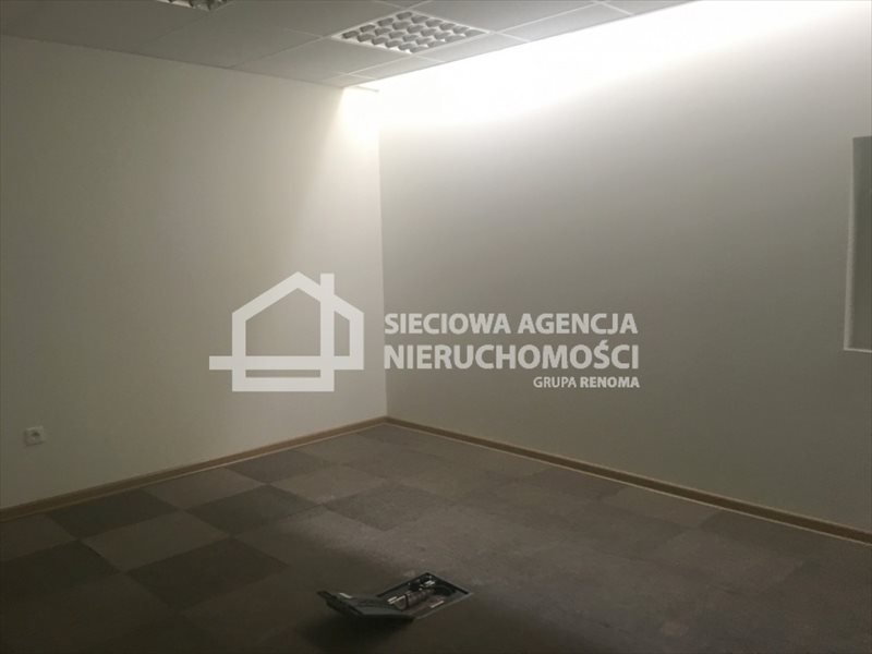 Na wynajem przestronny lokal handlowo-usługowy 101 m² w centrum Gdyni Gdynia, Śródmieście  101m2 Foto 1