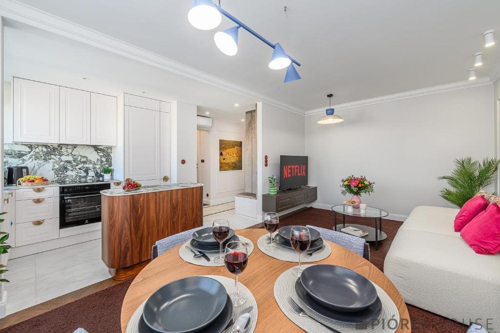 Wyjątkowy 4-pokojowy apartament z panoramicznym widokiem na Warszawę Warszawa, Praga-Północ, Targowa  66m2 Foto 1