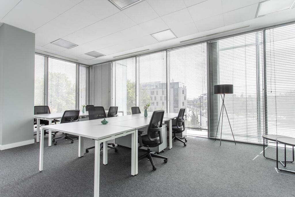 Lokal użytkowy na wynajem Poznań, pl. Władysława Andersa  10m2 Foto 1