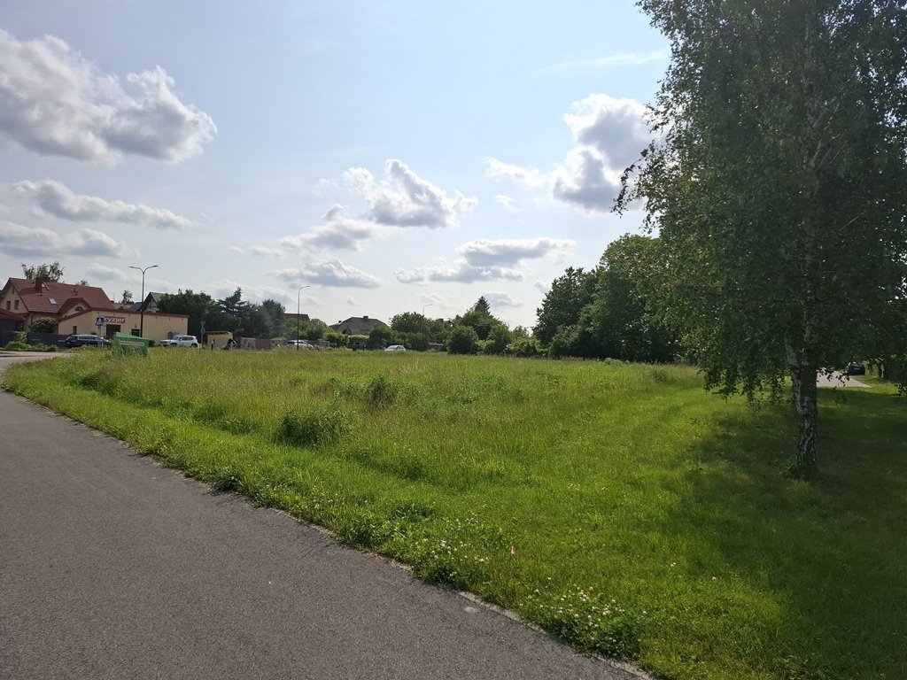 Na sprzedaż działki 2 319 m² w Świdniku z uzbrojeniem Świdnik, Al. NSZZ "Solidarność"  2 319m2 Foto 1