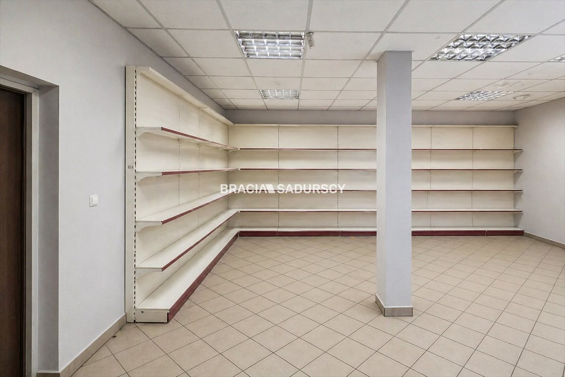 Lokal użytkowy 101 m² z załadunkiem (widoczny z drogi) Kraków, Bieńczyce, Bieńczyce, Nowa Huta  101m2 Foto 1