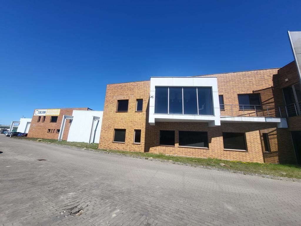 Przestronny 600 m² lokal biurowo-magazynowy w Rumii z aranżacją Rumia, Dąbrowskiego  600m2 Foto 1