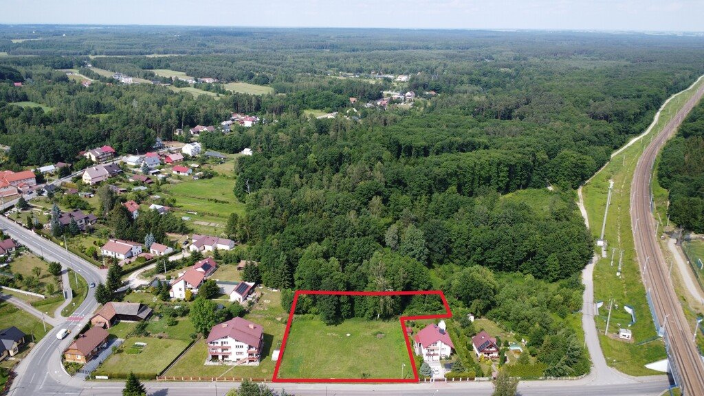 Działka 21 arów z usługami i mieszkaniami w Jodłówce Jodłówka-Wałki  2 100m2 Foto 1