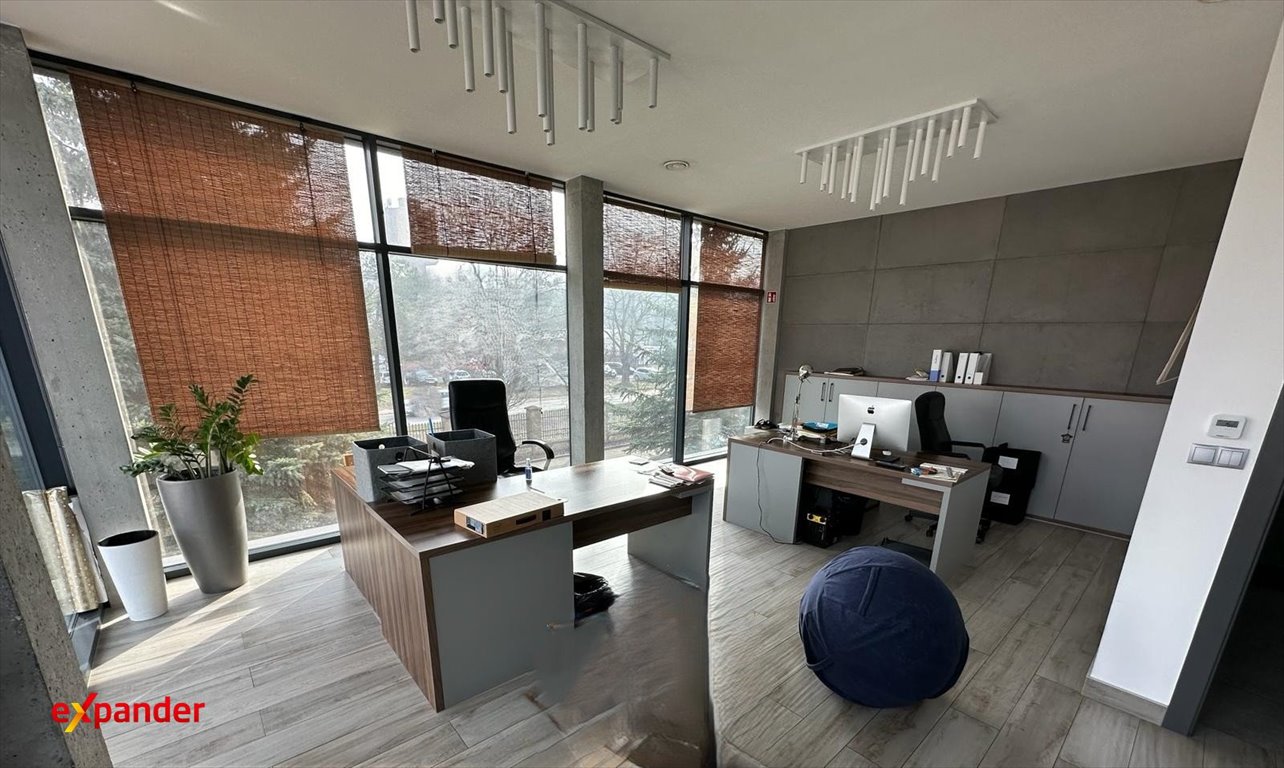 Nowoczesny lokal 500 m² z biurami i halą magazynową Częstochowa  500m2 Foto 1