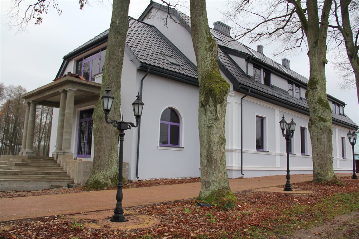 Unikalny dwór nad jeziorem z prywatną plażą i 2500 m linii brzegowej Malinówka Wielka  800m2 Foto 1