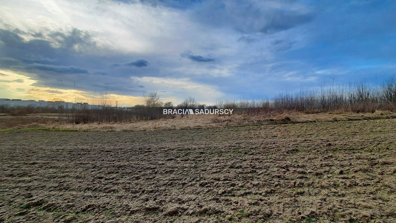 Działka komercyjna na sprzedaż Morawica  2 200m2 Foto 1