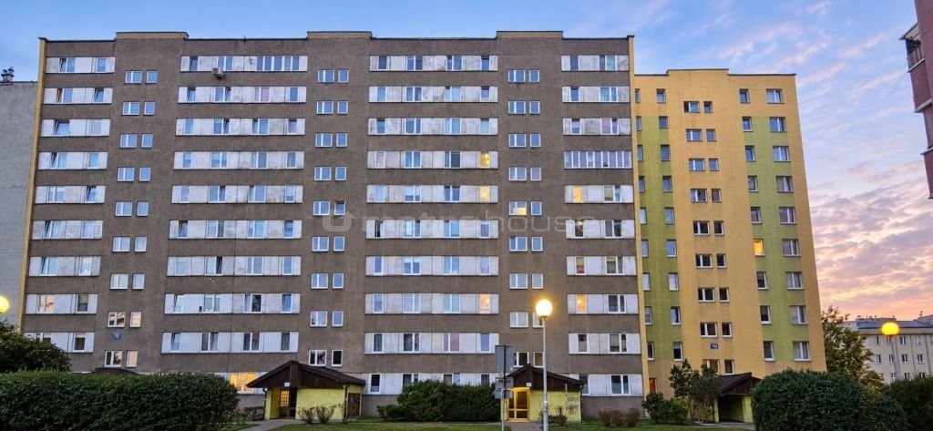 Przestronne 72,4 m² z dużymi oknami i pięknym widokiem Pruszków  72m2 Foto 1