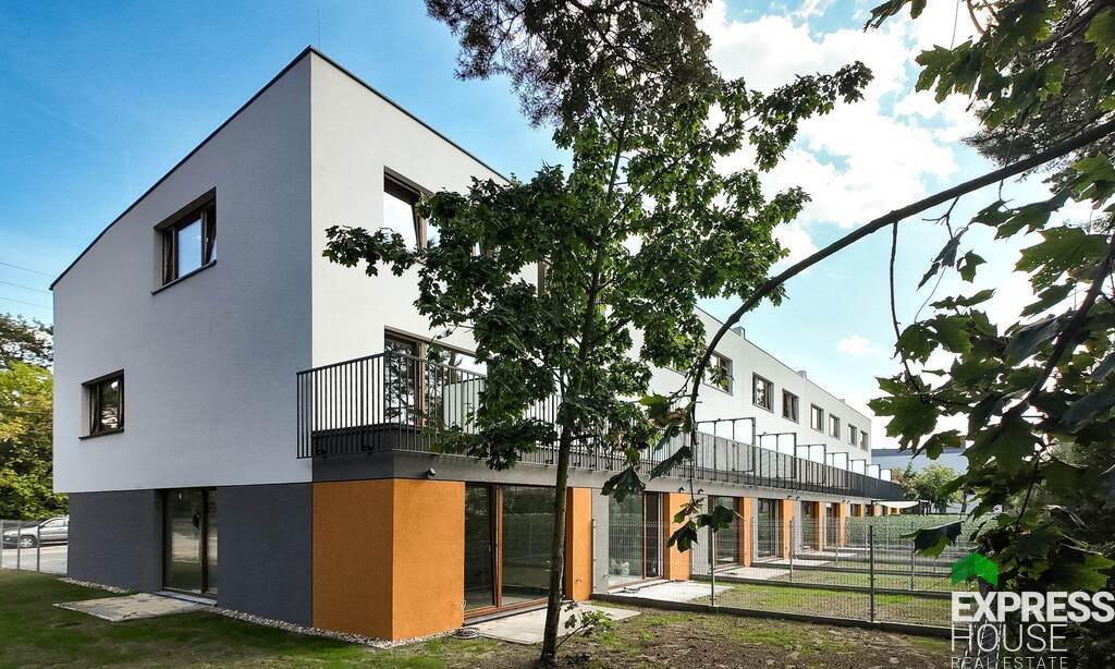 Nowoczesny segment 148 m2 z ogródkiem, garaż i 5 pokoi Otwock, Ambasadorska  148m2 Foto 1