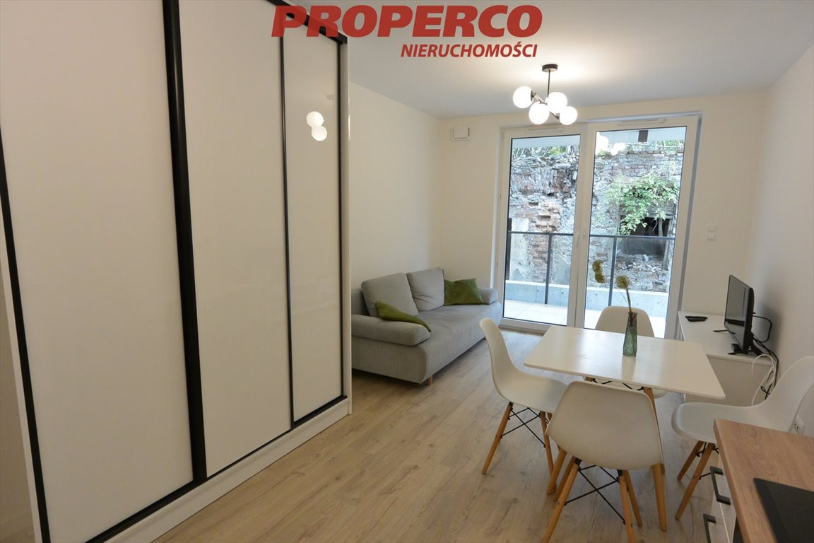 Kawalerka na wynajem Kielce, Centrum, Kaczyńskiego  25m2 Foto 1