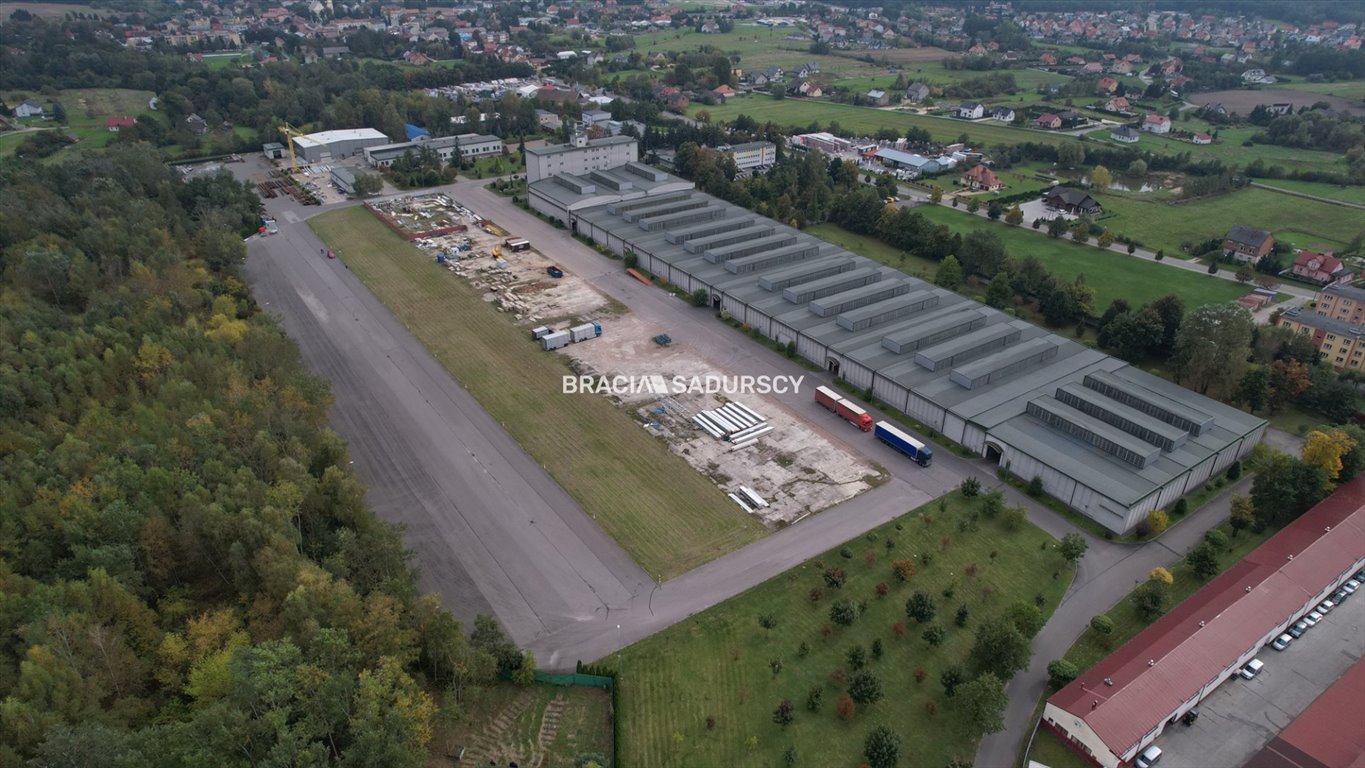 Na sprzedaż centrum logistyczne z halą 15 000 m² i najemcami Szczucin, Piłsudskiego  94 500m2 Foto 1