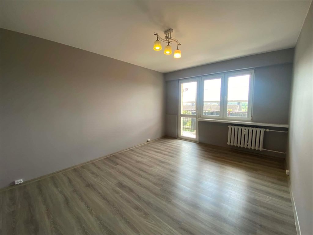 Przestronne 2-pokojowe mieszkanie z balkonem i komórką polecam! Zduńska Wola  48m2 Foto 1