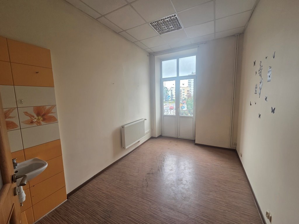 Polecam funkcjonalny lokal biurowy 45,5 m² z wysokimi sufitami Rzeszów, al. Józefa Piłsudskiego  46m2 Foto 1
