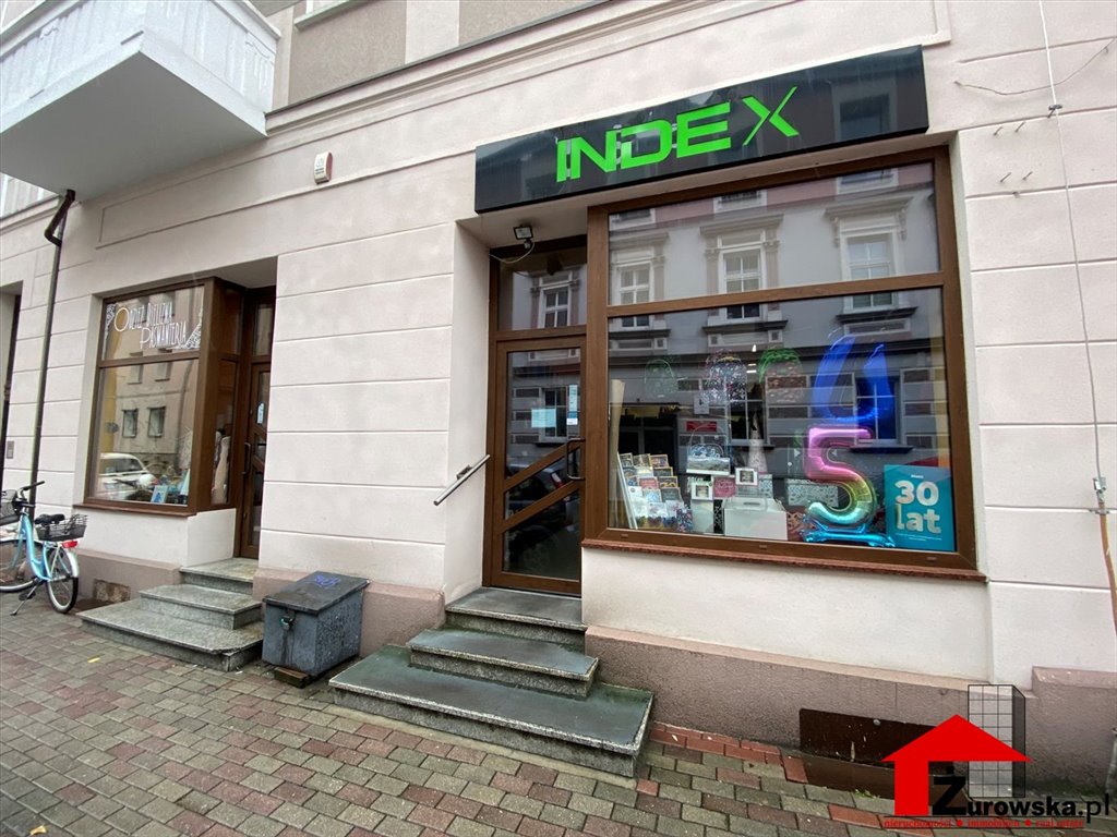 Lokal usługowy 95 m2 z dużymi witrynami i niezależnymi wejściami Strzelce Opolskie  95m2 Foto 1