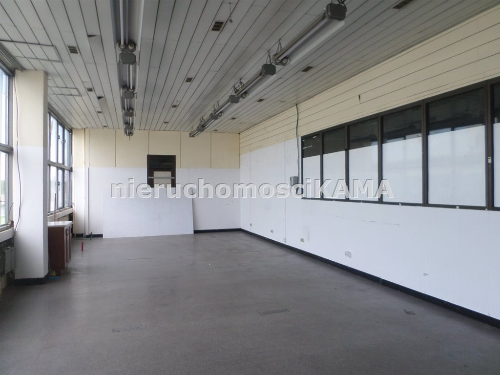 Wynajem hali 78 m² z windą i rampą w Bielsku-Bała Bielsko-Biała  78m2 Foto 1