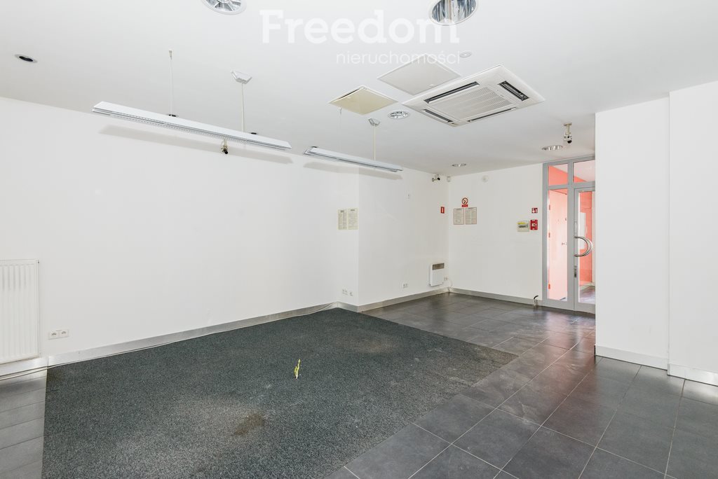 Lokal użytkowy na sprzedaż Ostróda, Stefana Czarnieckiego  72m2 Foto 1