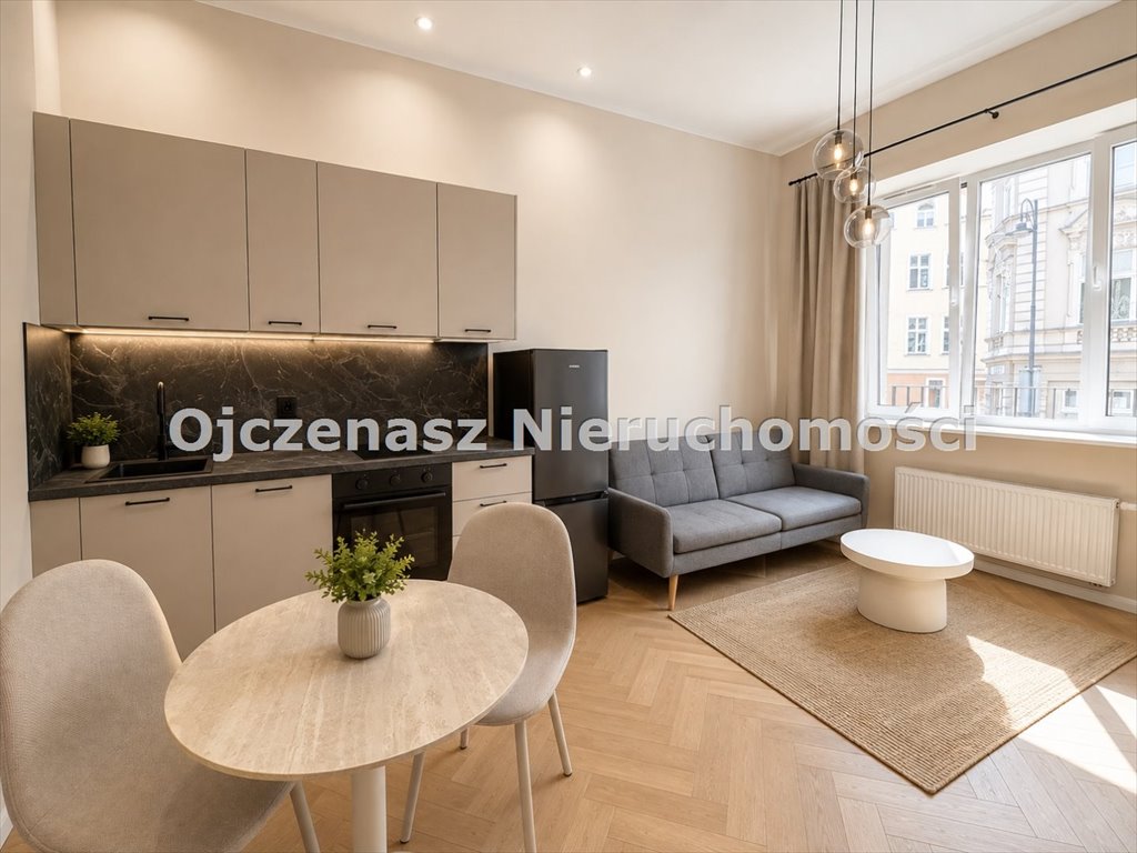 Wynajem 40 m² w centrum Bydgoszczy (antresola, pełne umeblowanie): Bydgoszcz Centrum